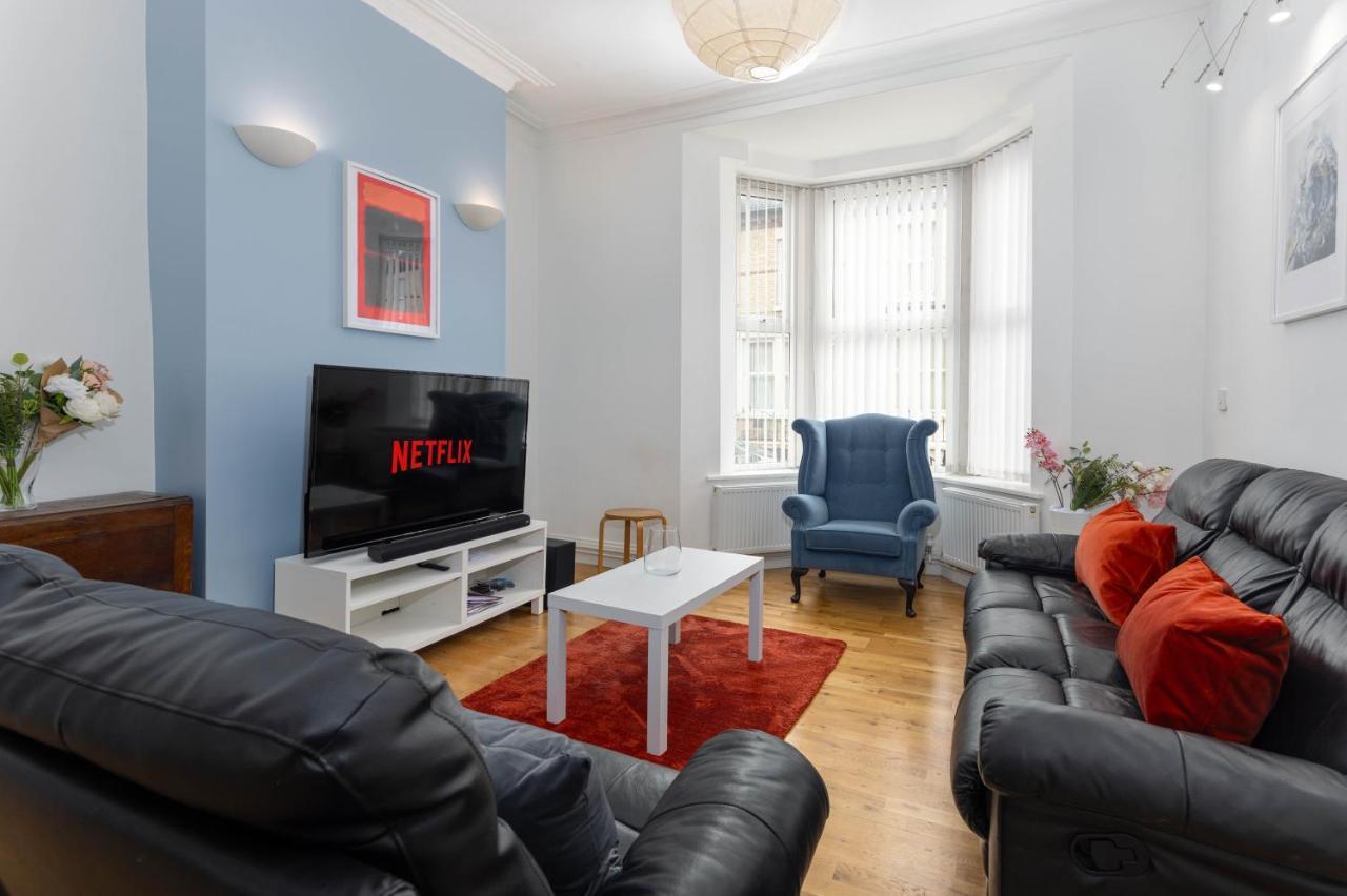 Air Host & Stay - Rockfield House - Sleeps 8 Liverpool Eksteriør billede
