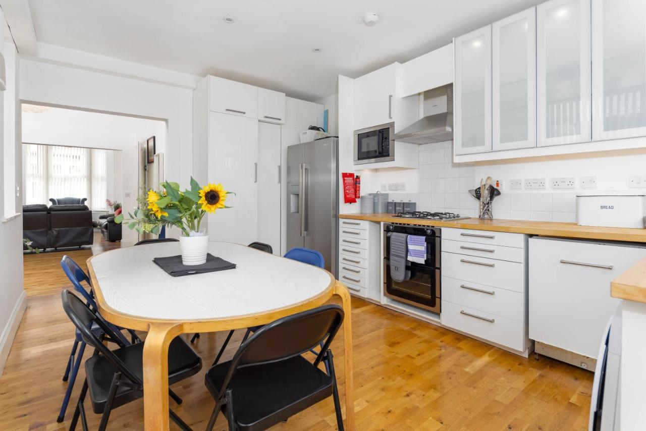 Air Host & Stay - Rockfield House - Sleeps 8 Liverpool Eksteriør billede