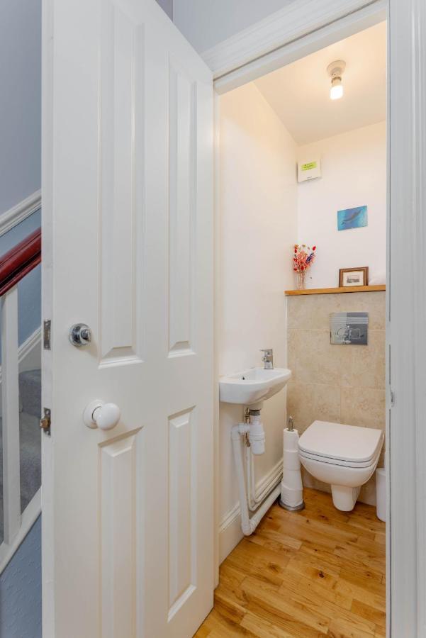 Air Host & Stay - Rockfield House - Sleeps 8 Liverpool Eksteriør billede