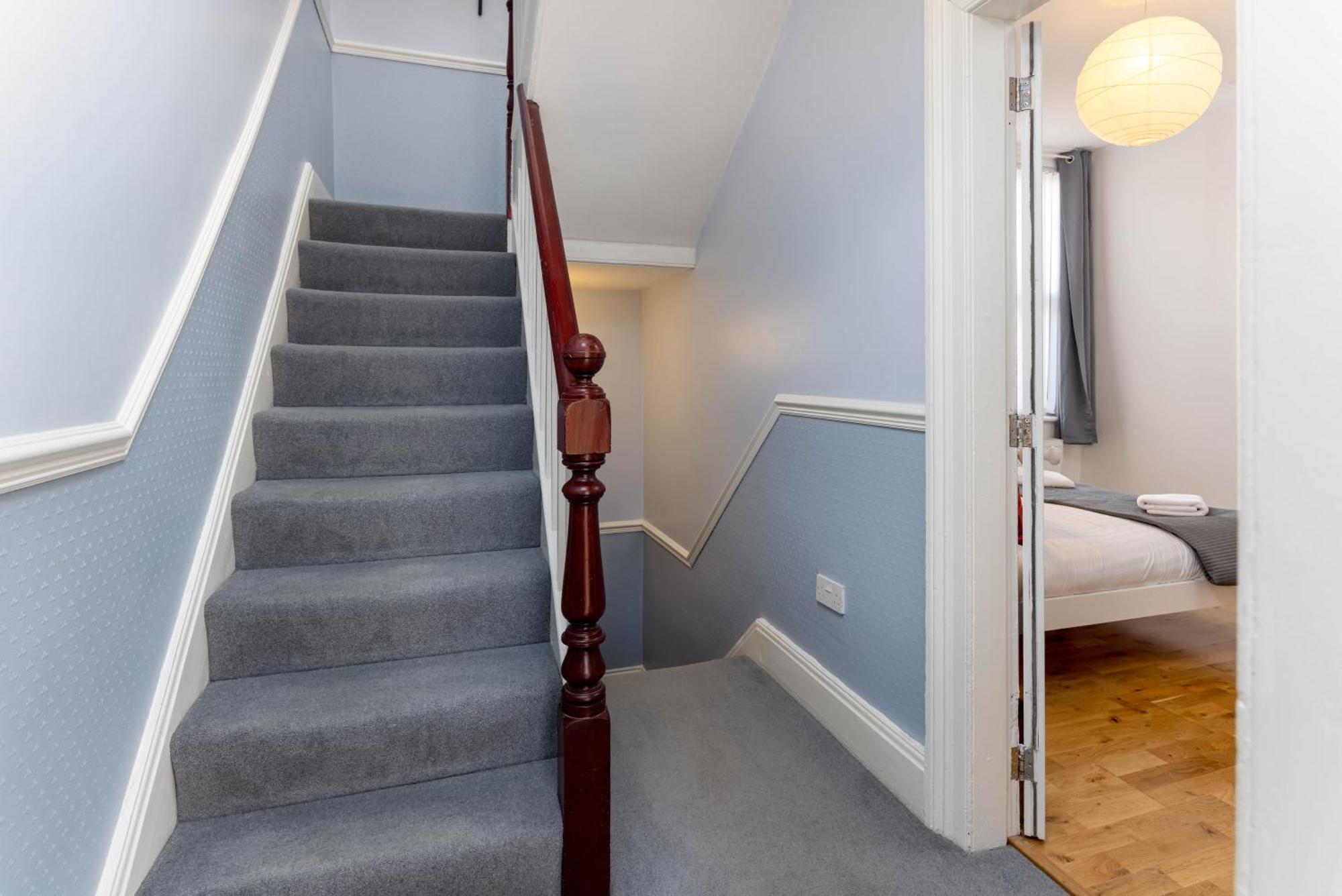 Air Host & Stay - Rockfield House - Sleeps 8 Liverpool Eksteriør billede