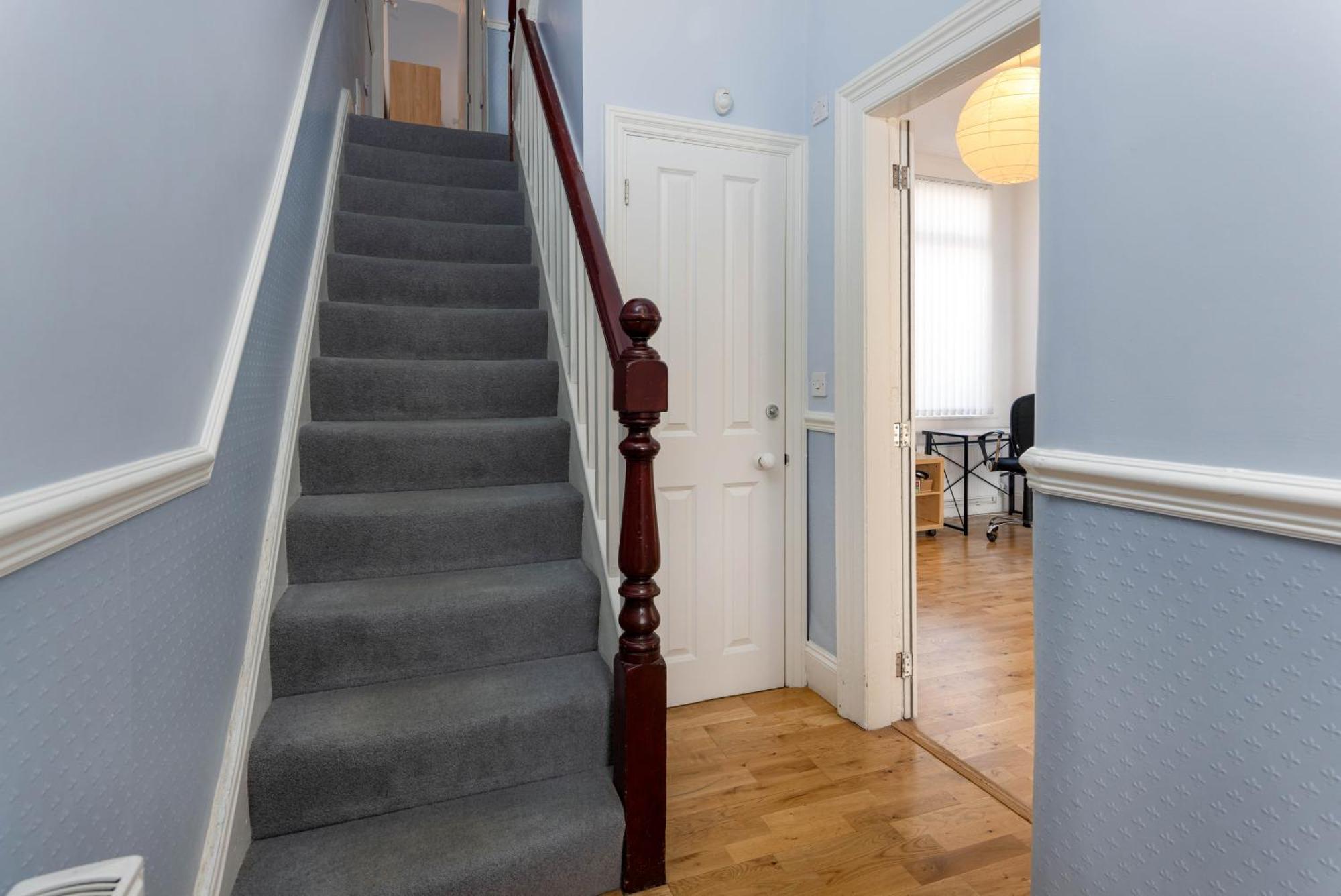 Air Host & Stay - Rockfield House - Sleeps 8 Liverpool Eksteriør billede