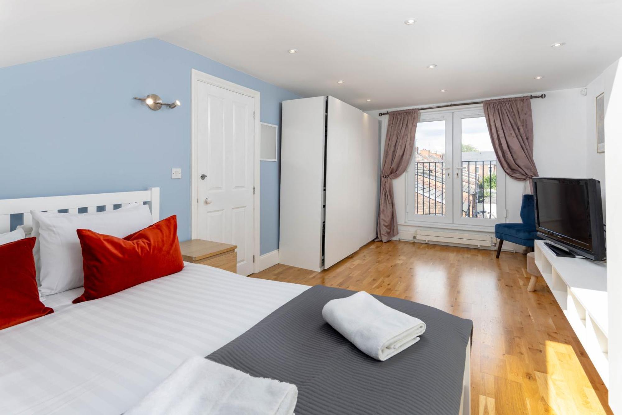 Air Host & Stay - Rockfield House - Sleeps 8 Liverpool Eksteriør billede